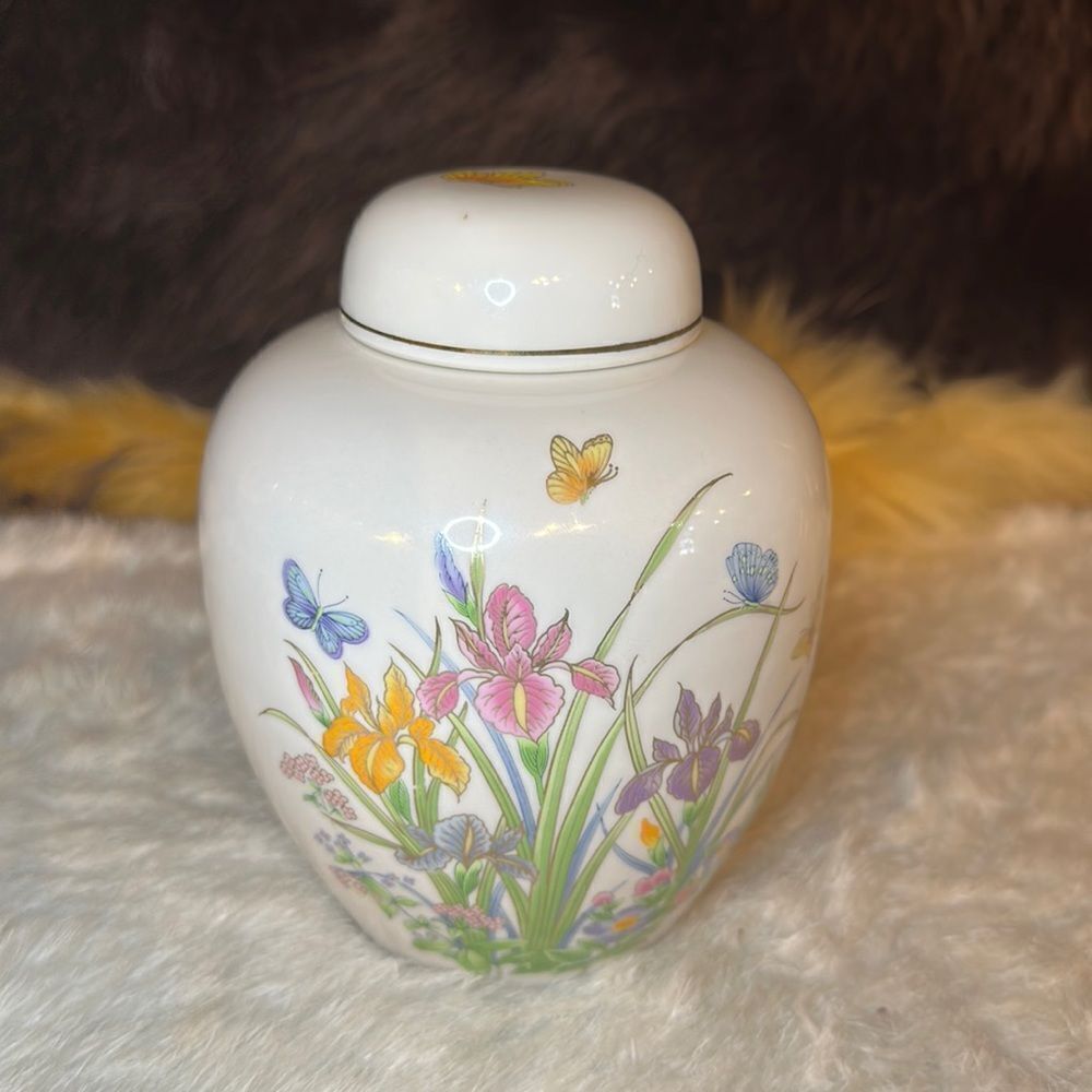 Vintage Ginger Jar w/Lid From The Srednick Collection Made in Japan (6023)